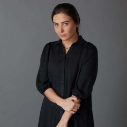 Selin Sezgin como Nazli Acar en Querida Madre (Canım Annem)Audio-Castellano.
