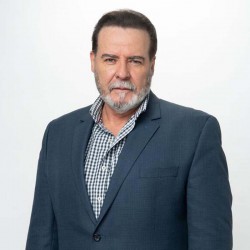 Ignacio Villamizar, interpretado por César Évora en la Telenovela Minas de pasión 2023.