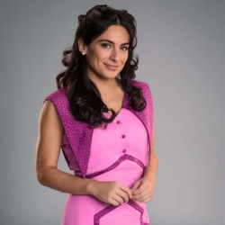 Ana-Brenda-Contreras-como-Mariana-personaje-protagonico-de-El-Conde-Amor-y-Honor-de-Telemundo.